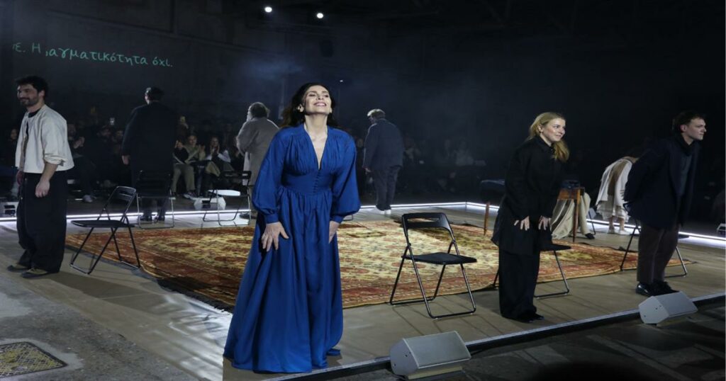 Κατερίνα Διδασκάλου: Σοκ στην πρεμιέρα της – Είδε στην πρώτη σειρά τον σκηνοθέτη που είχε καταγγείλει