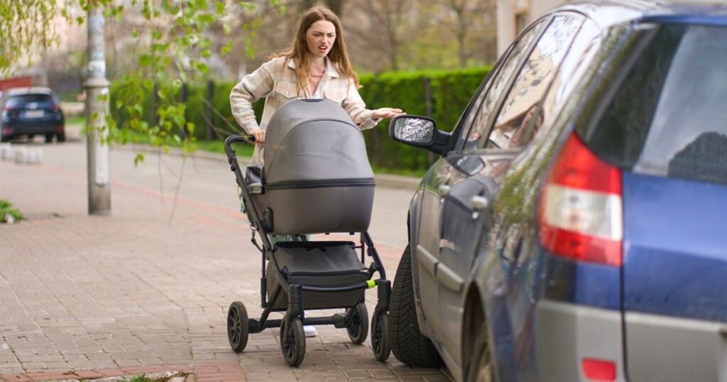 Μια Ισπανίδα που μένει στην Ελλάδα λέει αυτά που δεν της αρέσουν στους Έλληνες με ειλικρίνεια και χιούμορ