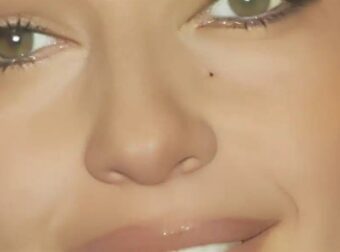 Υπήρξε σύζυγος πασίγνωστου ηθοποιού σε δημοφιλή σειρά της ελληνικής τηλεόρασης με υψηλή τηλεθέαση