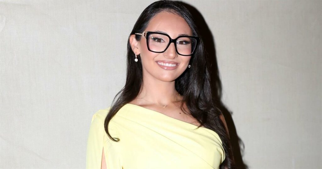 Klavdia: Πώς ξεκίνησε ο εφιάλτης με τις γuμνές φωτογραφίες της – Ήταν ανήλικη όταν γνώρισε τον πρώην της