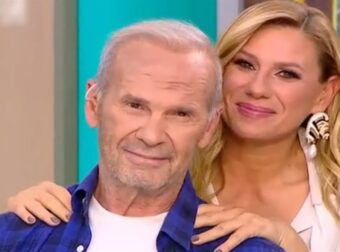 Πέτρος Κωστόπουλος: «Συγκινήθηκα πολύ» – Η έκπληξη που του έκαναν οι συνεργάτες του στον «αέρα»