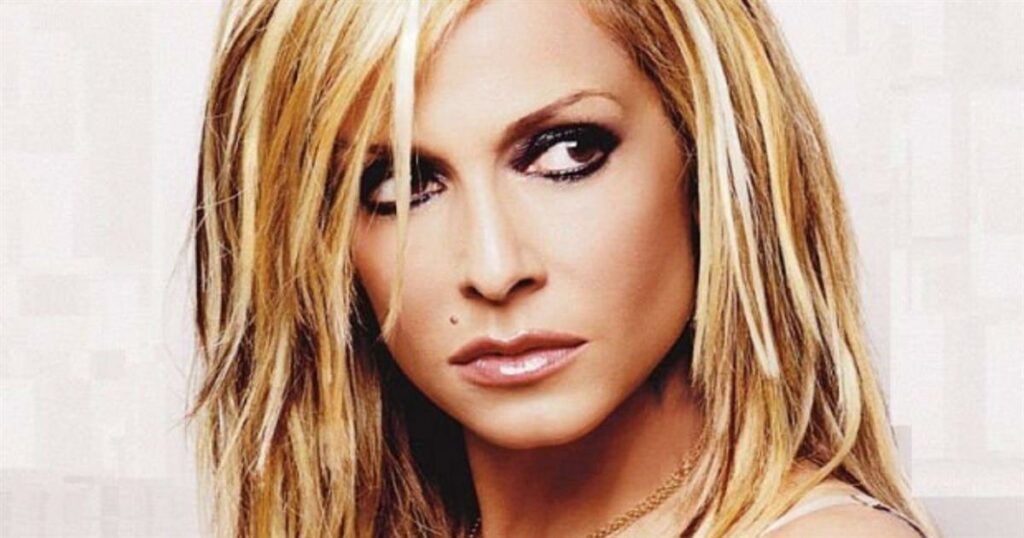 Ξεκίνησαν τραγικές επιθέσεις μέσω των social media στην Άννα Βίσση: Θυμήθηκαν αποτυχημένη συναυλία με άδειο στάδιο