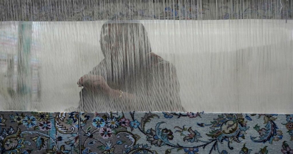 Έλληνας εφοπλιστής αγόρασε ολομέταξο χαλί που κόστισε όσο ένα σπίτι: «Ένα στον κόσμο υπάρχει»