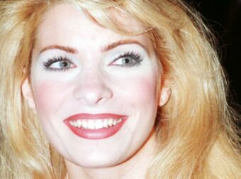 Ελένη Μενεγάκη: Αυτός είναι ο γιατρός που είχε ερωτευτεί και αρραβωνιαστεί στα 26 της