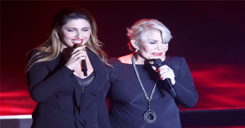 Έλενα Παπαρίζου: Μόλις μαθεύτnκε ο λόγος που δεν πήγε στην κηδεία της Μαρινέλλας