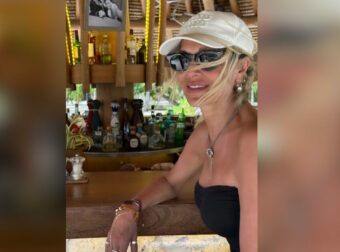 Άννα Βίσση: Συνεχίζονται οι εξωτικές διακοπές της – Η συνάντηση με καρχαρία (video)