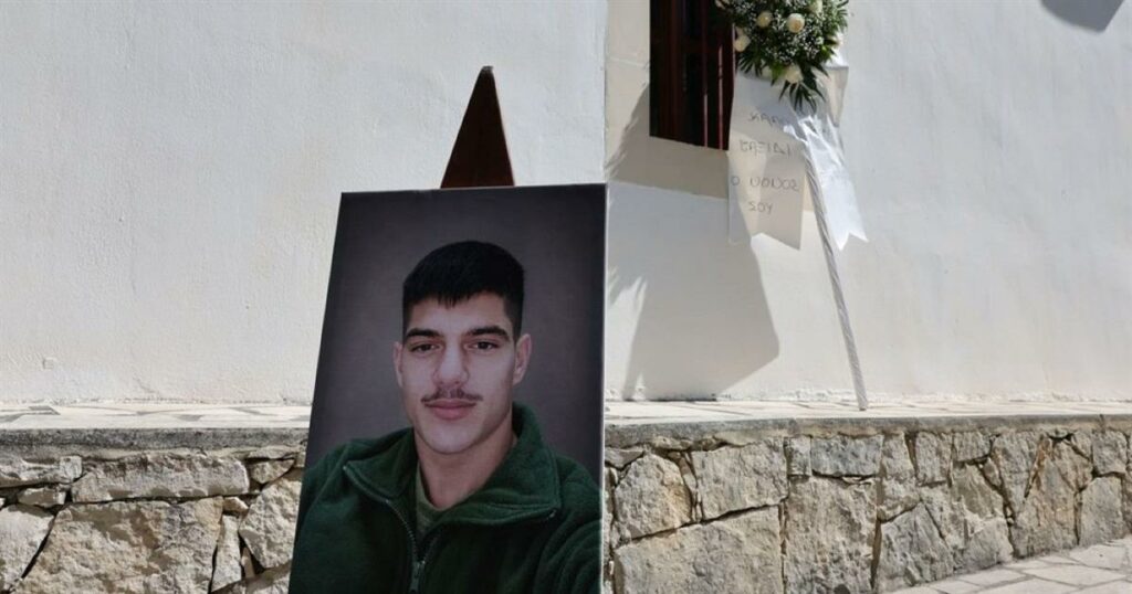 ΔΕΝ ΕΧΕΤΕ ΙΕΡΟ: ΤΙ ΕΚΑΝΑΝ ΣΤΟΝ ΤΑΦΟ ΤΟΥ ΝΙΚΗΤΑ ΜΙΑ ΒΔΟΜΑΔΑ ΜΕΤΑ ΤΗ ΔΟΛΟΦΟΝΙΑ ΤΟΥ