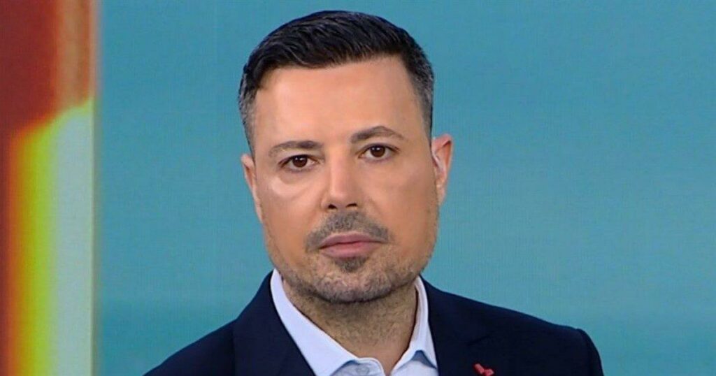 Retro TV: Πώς ήταν 16 χρόνια πριν ο Κουσουλός – Η τεράστια αλλαγή στην εμφάνισή του (Βίντεο)