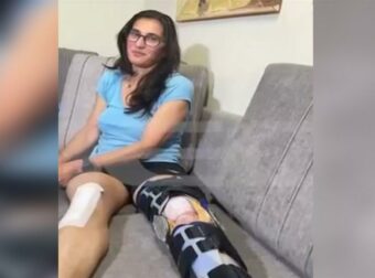 «ΒΛΕΠΩ 50 ΓΥΦΤΟΥΣ ΚΑΙ ΛΕΩ “ΔΕΝ ΘΑ ΣΕ ΒΡΟΥΝ ΠΟΤΕ”» – ΣΟΚΑΡΕΙ Η ΠΡΩΗΝ ΑΘΛΗΤΡΙΑ ΠΟΥ ΔΕΧΘΗΚΕ ΑΓΡΙΑ ΕΠΙΘΕΣΗ (VIDEO)