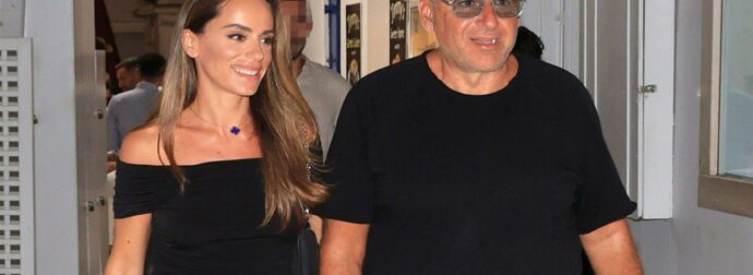 Γιώργος Λιάγκας: Έγινε κουμπάρος! Τον συνόδευσε η Μαρία Αντωνά – Φωτογραφίες και βίντεο από την εκκλησία