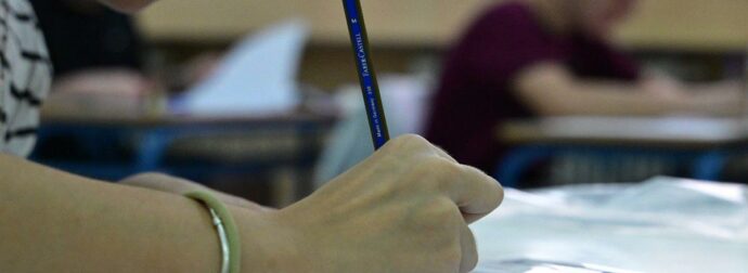 Πανελλήνιες 2026: Πώς διαμορφώνονται οι βάσεις – Οι σχολές που «κλειδώνουν» άνοδο και πού αναμένονται εκπλήξεις