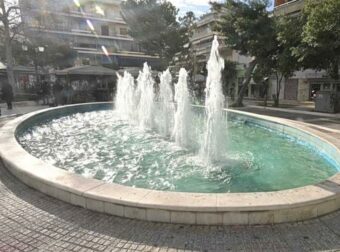 Μάχη για τη ζωή του εξακολουθεί να δίνει μετά από 4 μήνες το 2,5 ετών κοριτσάκι που έπεσε σε συντριβάνι στην Καλλιθέα