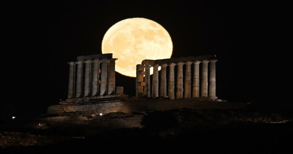 Σημειώστε την ημερομηνία: Το πιο λαμπερό φεγγάρι του καλοκαιριού θα μαγέψει τον ουρανό