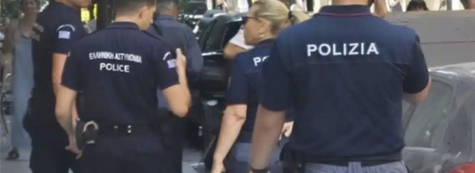 Τους είδαν στην Ερμού και απορούσαν: Γιατί κυκλοφορούν ξένοι αστυνομικοί στην Αθήνα