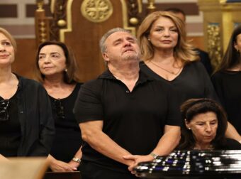 Μάρω Κοντού: Το ύστατο χαίρε στη σπουδαία ηθοποιό – Βίντεο και φωτογραφίες από τη Μητρόπολη Αθηνών