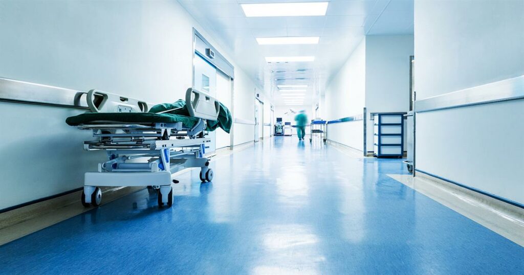Μάχη για τη ζωή του δίνει ο νεαρός που έκανε βουτιά από προβλήτα στη Σκάλα Περαίας και έσπασε τον αυχένα του – Δεν τον έχει αναζητήσει κανείς