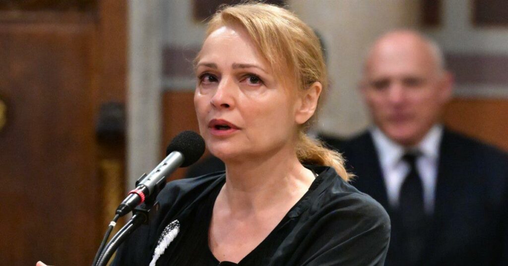 Κηδεία Μάρως Κοντού: «Τσάκισε» τους πάντες ο επικήδειος της Παλληκαράκη – «Κράτησες περήφανο το παιδί μέσα σου»###