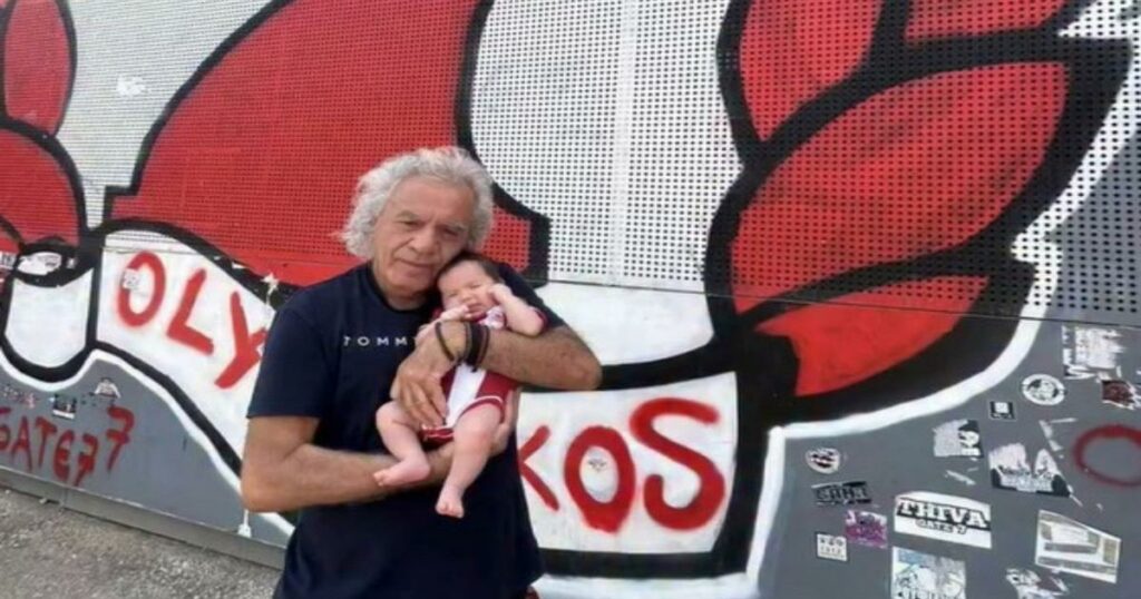 Τάκης Τσουκαλάς: Η τρυφερή φωτογραφία αγκαλιά με το εγγόνι του