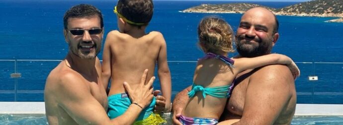 Όλοι κοίταζαν αυτή την οικογένεια στην παραλία: Ο Παντελής Τουτουντζής με τα παιδιά του – Οι τρυφερές στιγμές