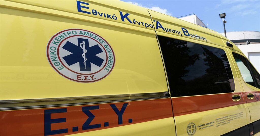 80χρονος ανασύρθηκε από τη θάλασσα στην Κάρπαθο χωρίς τις αισθήσεις του