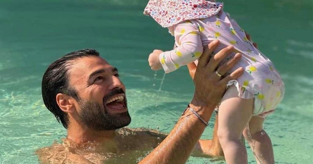 Αντρέας Γεωργίου: Έκανε τατουάζ το πατουσάκι της κόρης του – Η ανάρτηση για τα πρώτα της γενέθλια