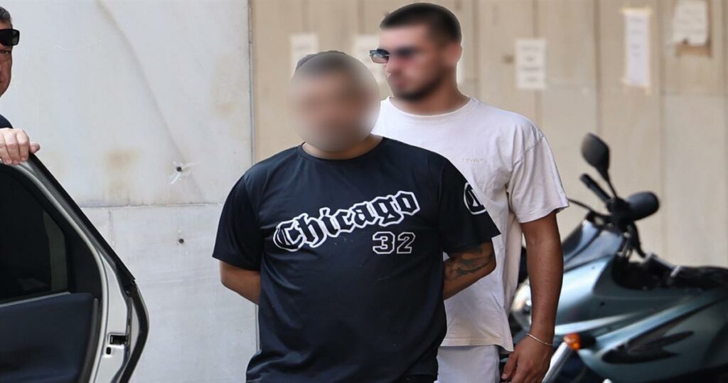 ΕΚΤΑΚΤΟ -Φρίκη στην Κυψέλη: Επεισόδιο με τον 43χρονο κατά τη μεταγωγή του – Επιτέθηκε σε αστυνομικούς και προσπάθησε να αποδράσει (video)###