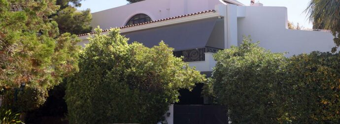 Τα νέα δεδομένα για το χρηματοκιβώτιο στο σπίτι του Γιώργου Μαζωνάκη – Τι ξεκαθαρίζει η οικογένειά του