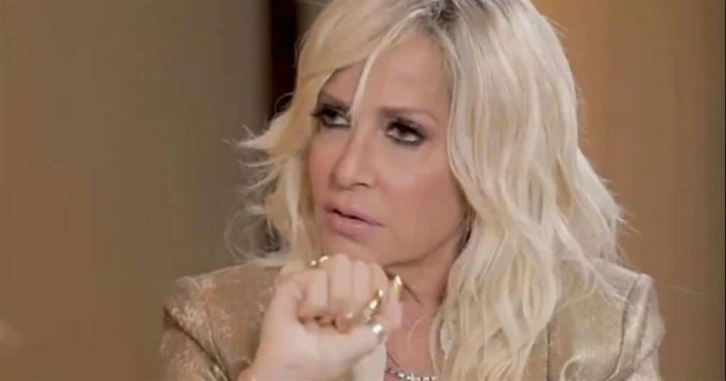 Άννα Βίσση: «Ένας άνθρωπος που εκπροσωπεί τον Θεό δεν θα έπρεπε να πλnρώνεται. Δεν υπάρχει ένας Θεός»