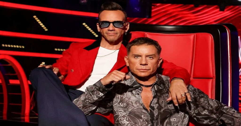The Voice: Τι χρωστάει ο Μουζουράκης στον Μαζωνάκη κι ένα ντουέτο που μας γονάτισε