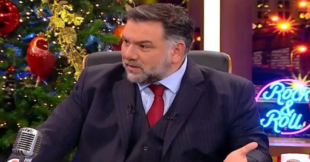 The 2night show: «Παγωτό» ο Αρναούτογλου – Πασίγνωστή τραγουδίστρια ανακοίνωσε στον αέρα πως είναι έγκυος 6,5 μηνών έγκυος και δεν φαίνεται… τίποτα